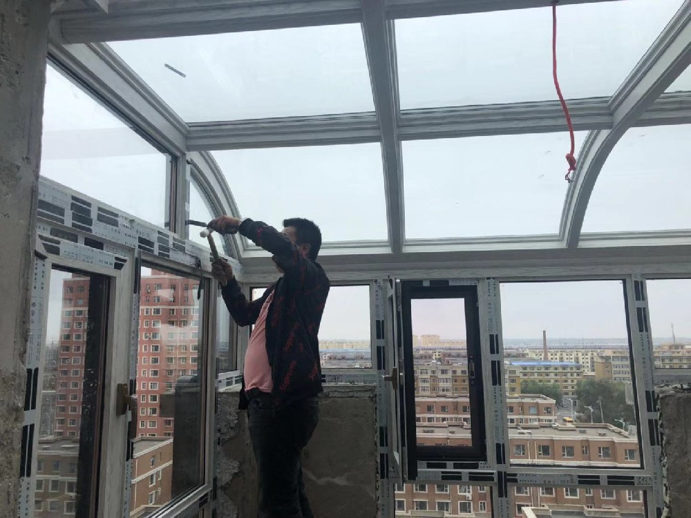 長(zhǎng)春一樓和頂樓有個(gè)這樣的陽(yáng)光房，勝過(guò)千萬(wàn)豪宅！